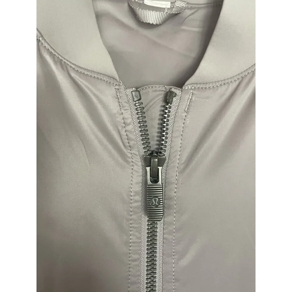 LULULEMON Jacket Womens Sz 8 Trace Back Bomber Light Gray Silver Sporty Athletic